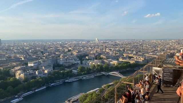Eiffel Tower in PARIS : A Tour of the Iconic EIFFEL TOWER in 4K смотреть онлайн