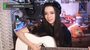 А по тёмным улицам гуляет дождь. Исполняет Полина Уласик.