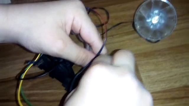 Как соединить два вентилятора с помощью одной батарейки смотреть онлайн