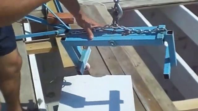 Самодельный кран для подъема газоблока. Захват для блока.