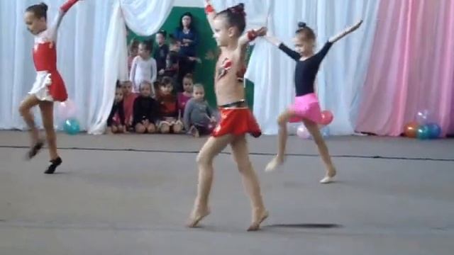 Художественная гимнастика. Первый выход на ковер. смотреть онлайн
