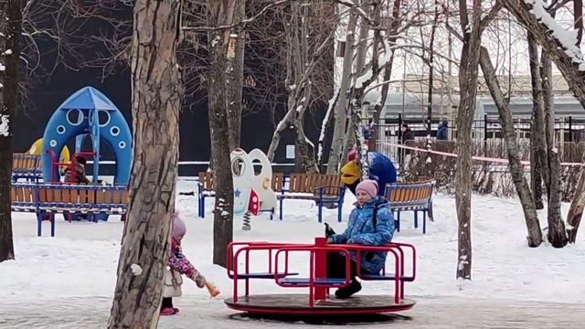В г. Челябинске в парке им. Терешковой открыт ледовый каток 06.12.2020г. смотреть онлайн