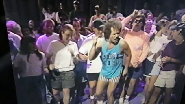 Chunky B. and Richard Simmons dance on the Dennis Miller Show. смотреть онлайн