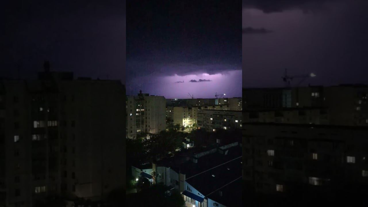 Природа подсветила ночную Евпаторию#море #крым2024 #shotrs #лето #гроза смотреть онлайн