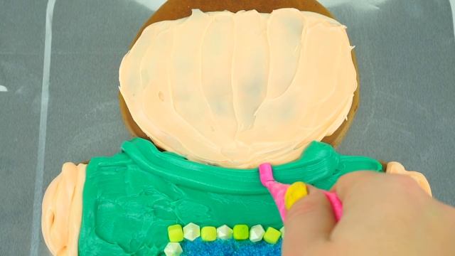 RALPH BREAKS THE INTERNET Vanellope Gingerbread Man Cookie Decoration смотреть онлайн