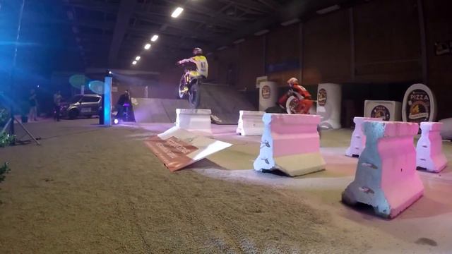 Trial indoor du Puy en Velay : Adam Raga смотреть онлайн