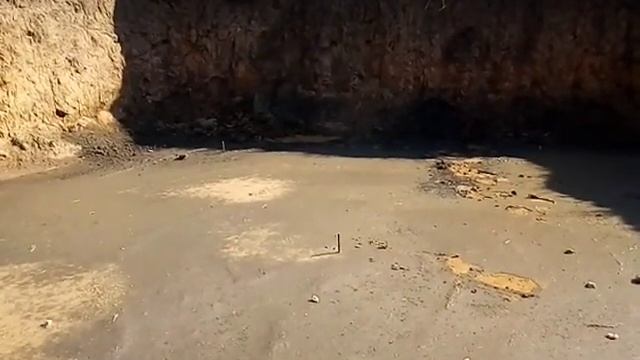 Стройка. Этап 5. Отсыпка дна котлована щебнем. смотреть онлайн
