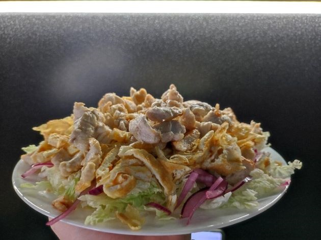 Салат из куриного филе и пекинской капусты на новогодний стол, вкусный салат даже без заправки смотреть онлайн