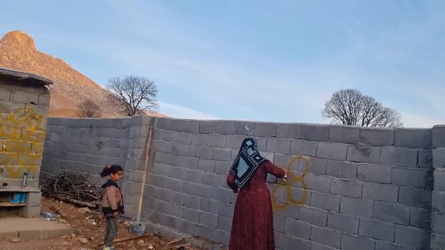 Nomadic Women's Art: Painting the Walls of the Nomadic House in Rural Splendor 🖌️👩🎨 смотреть онлайн
