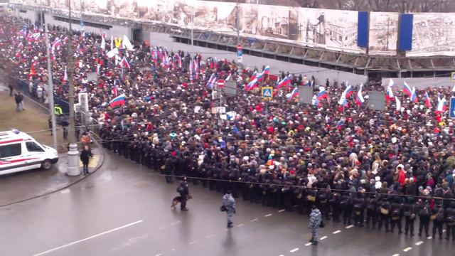Траурный марш памяти Бориса Немцова - пик численности в кадре 20150301 смотреть онлайн