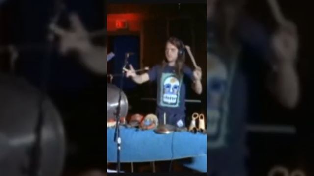 Lars Ulrich and James Hetfield recording drums funny смотреть онлайн