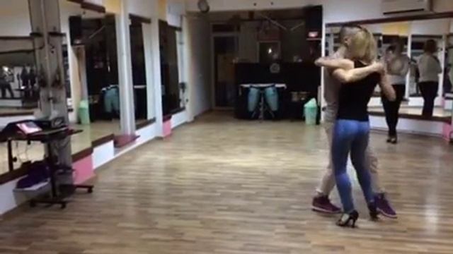 Bachata Class George si Ioana - Salsa Elegante Dance Academy смотреть онлайн