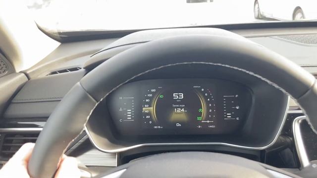 Geely Atlas Pro, Автомобиль для семьи, сезон 16, режим Комфорт, разгоны и торможения в городе