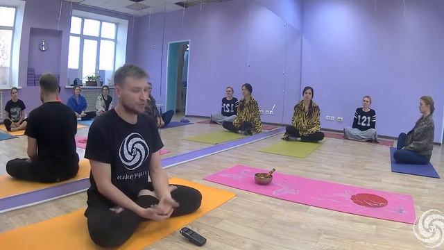 Введение в пранаяму. Фрагмент лекции на дне открытых дверей в Академии йоги смотреть онлайн