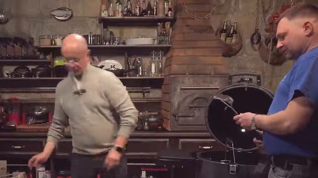 Угольный гриль Broil King KEG смотреть онлайн