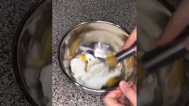 Заливной пирог с зелёным луком и яйцом смотреть онлайн