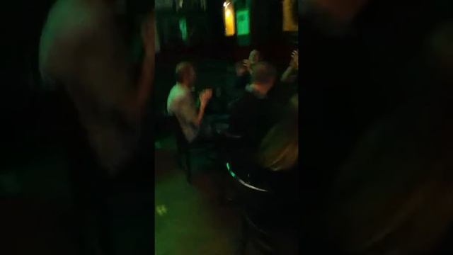 The Brazen Head Singing смотреть онлайн