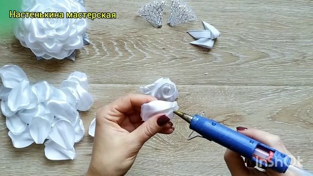 Розы из атласной ленты 5см ?МК? для начинающих // Roses made of satin ribbon 5cm М MK? for beginner смотреть онлайн