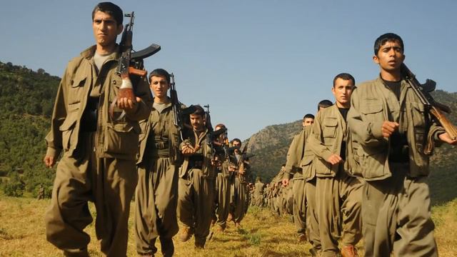 HAKKARİ ŞEMDİNLİDE TERÖRİSTLER KARAKOLA BASKIN YAPTI! | BORDO BERELİLER YETİŞTİ | ASKERİ HİKAYELER смотреть онлайн