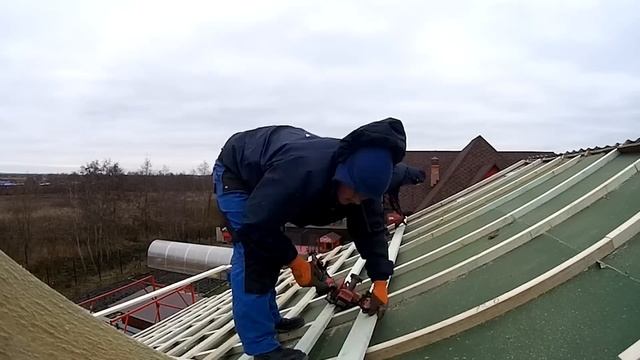 2.8. Строим каркасный дом. Монтаж кровли. Монтаж металлочерепицы. Строй и живи смотреть онлайн