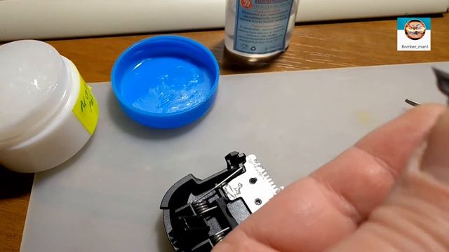 Philips ремонт машинки для стрижки волос (чистим ножы, посадочное место)