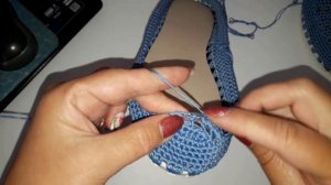 Вязаная обувь крючком. Голубые мокасины