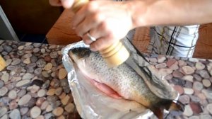 КАРП  В ДУХОВКЕ | Как приготовить карпа? СУПЕР ПРОСТОЙ рецепт карпа (запеченный карп) здесь!