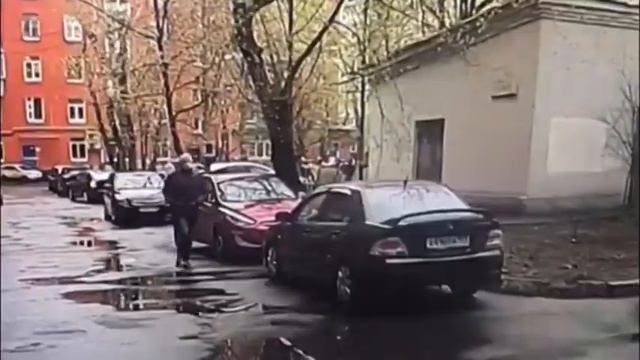 Полицией оперативно задержан налётчик на офис микрофинансов в Москве смотреть онлайн