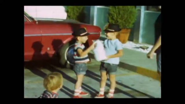 14 Gardner Kids with German Hats смотреть онлайн