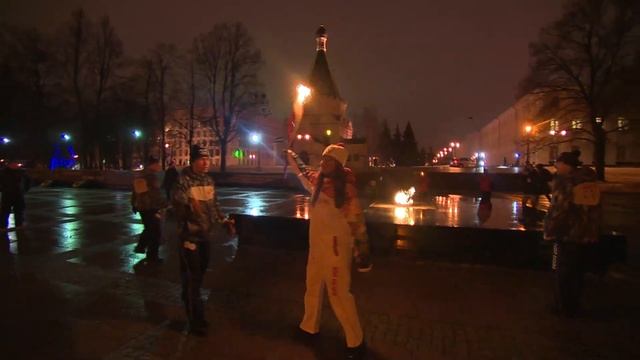 Видео-нарезка фрагментов Эстафеты Олимпийского огня, ч.3, Нижний Новгород, 7 января 2014 года смотреть онлайн