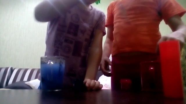 Учимся делать цветной лёд смотреть онлайн