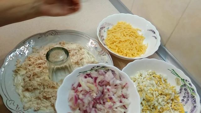 Святковий салат "Гранатовий браслет" смотреть онлайн