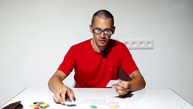 Продвинутый дубликатор пропуска на работу и домофонных ключей RFID, UID карт IC карт и прочих чипов