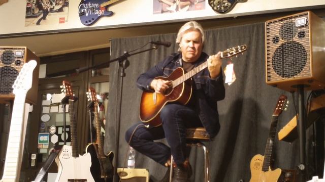 Doyle Dykes - Godin Guitar - Tribute To Marcel Dadi at Guitare Village - France смотреть онлайн