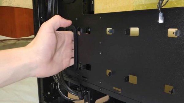 XPG Defender Black: chassis review