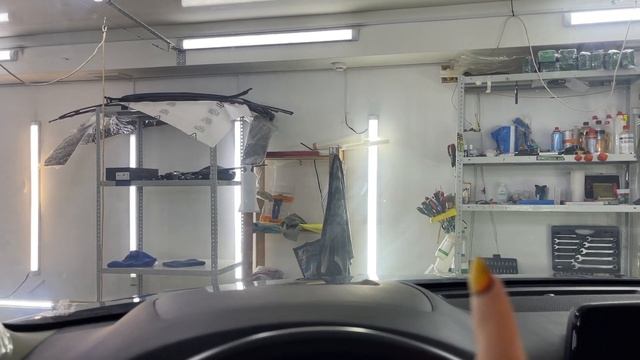 Демонтаж старой пленки с лобового и бронирование стекла новой пленкой - Mazda CX-5 смотреть онлайн