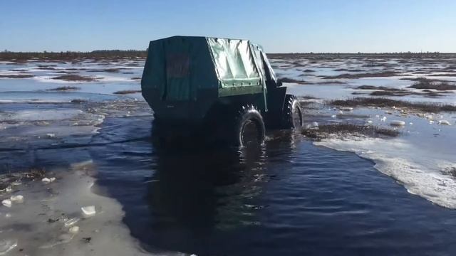 Вездеход без блокировок в болотных ручьях смотреть онлайн