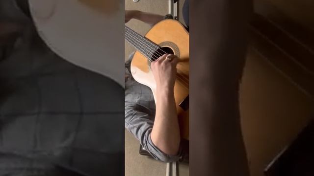 Maestro Jules Magius Anton Word playing JS Bach BWV 999 on classical guitar смотреть онлайн