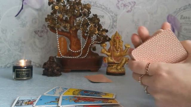 ЧТО ОН ДУМАЕТ ОБО МНЕ СЕГОДНЯ ? СКУЧАЕТ, ТОСКУЕТ? #гадание #таро онлайн #таро смотреть онлайн