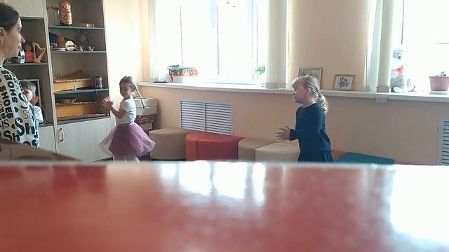 Самая простая музыкальная игра для малышей. В доступной форме изучаем длительности нот. смотреть онлайн