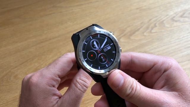Mobvoi Ticwatch Pro - Hands On Review смотреть онлайн