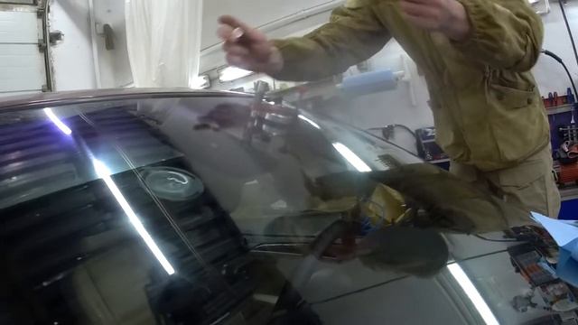 BMW х5 Е70 / Ремонт трещин и сколов лобового стекла. Как убрать скол и царапины на лобовом стекле? смотреть онлайн