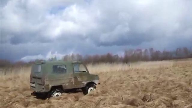 DSCF7240 ЛуаЗ в болотистой местности. смотреть онлайн