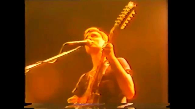 Talking Heads - Uh-Oh, Love Comes to Town (live) смотреть онлайн