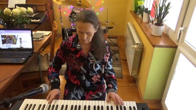 SUMMER ROSES [YAMAHA PSR--E473] смотреть онлайн