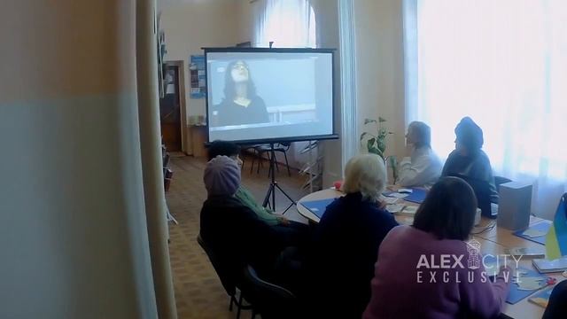 Майстер-клас «Інтер’єрна іграшка» в стилі «Тільда» в бібліотеці смотреть онлайн