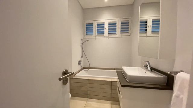 Beautiful modern apartment in Steyn City Golf Estate. Lew Geffen | Sotheby's International Realty смотреть онлайн