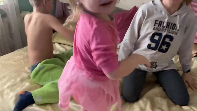 NK - ELEFANTE (children versions) смотреть онлайн