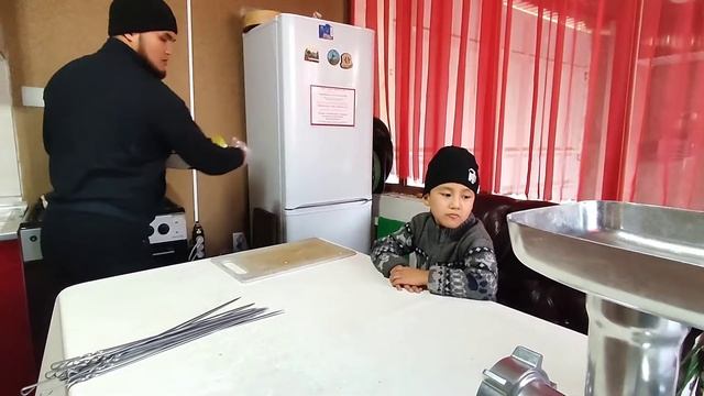 Шашлык Люля кебаб из говяжи,И суп из костей говяжи.