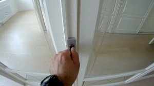 Замки на дверях шкафа купе